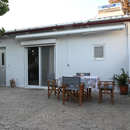 Evita'S Guesthouse Agia Marina Mikrolimanou Luaran gambar