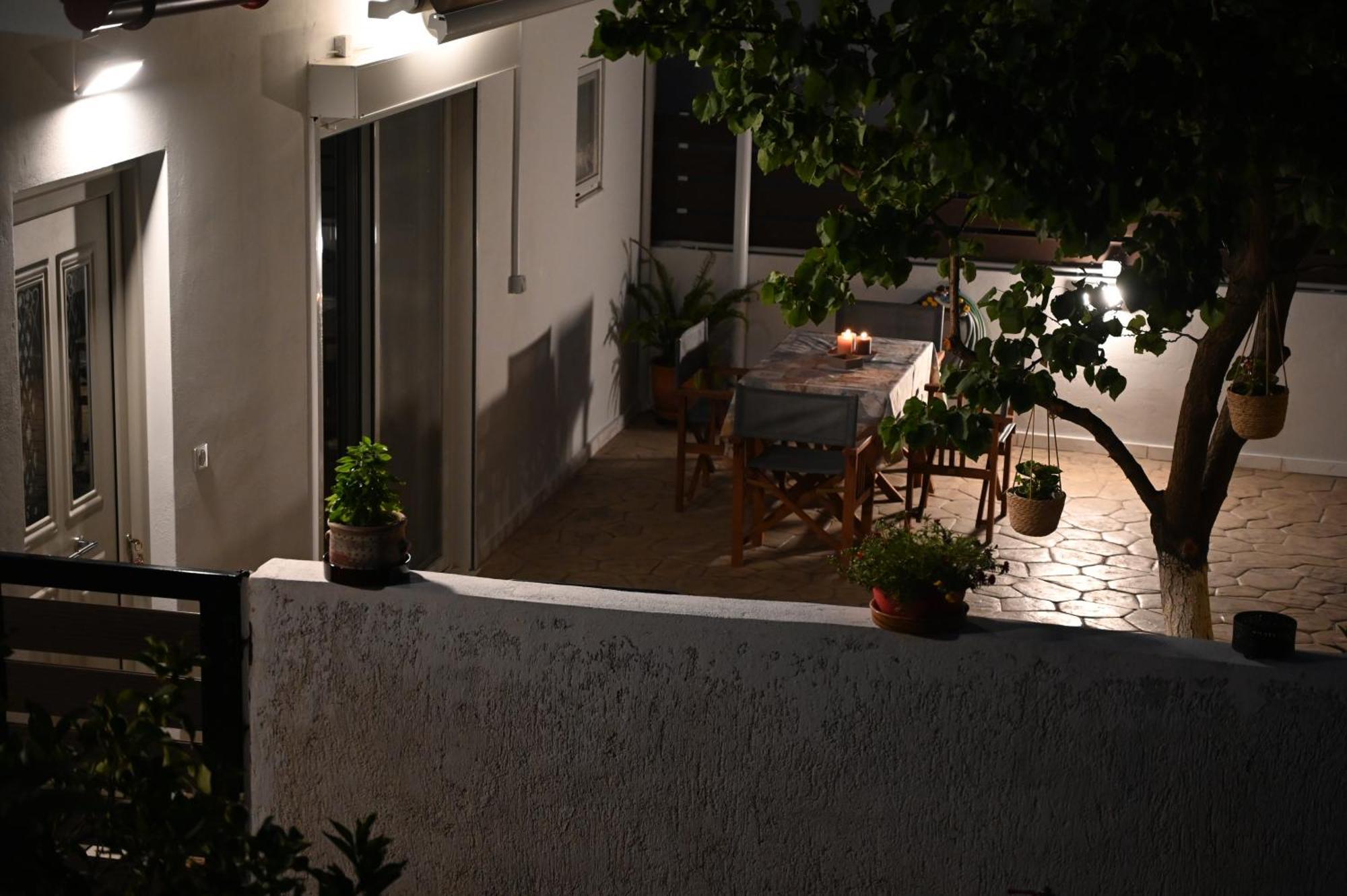 Evita'S Guesthouse Agia Marina Mikrolimanou Luaran gambar
