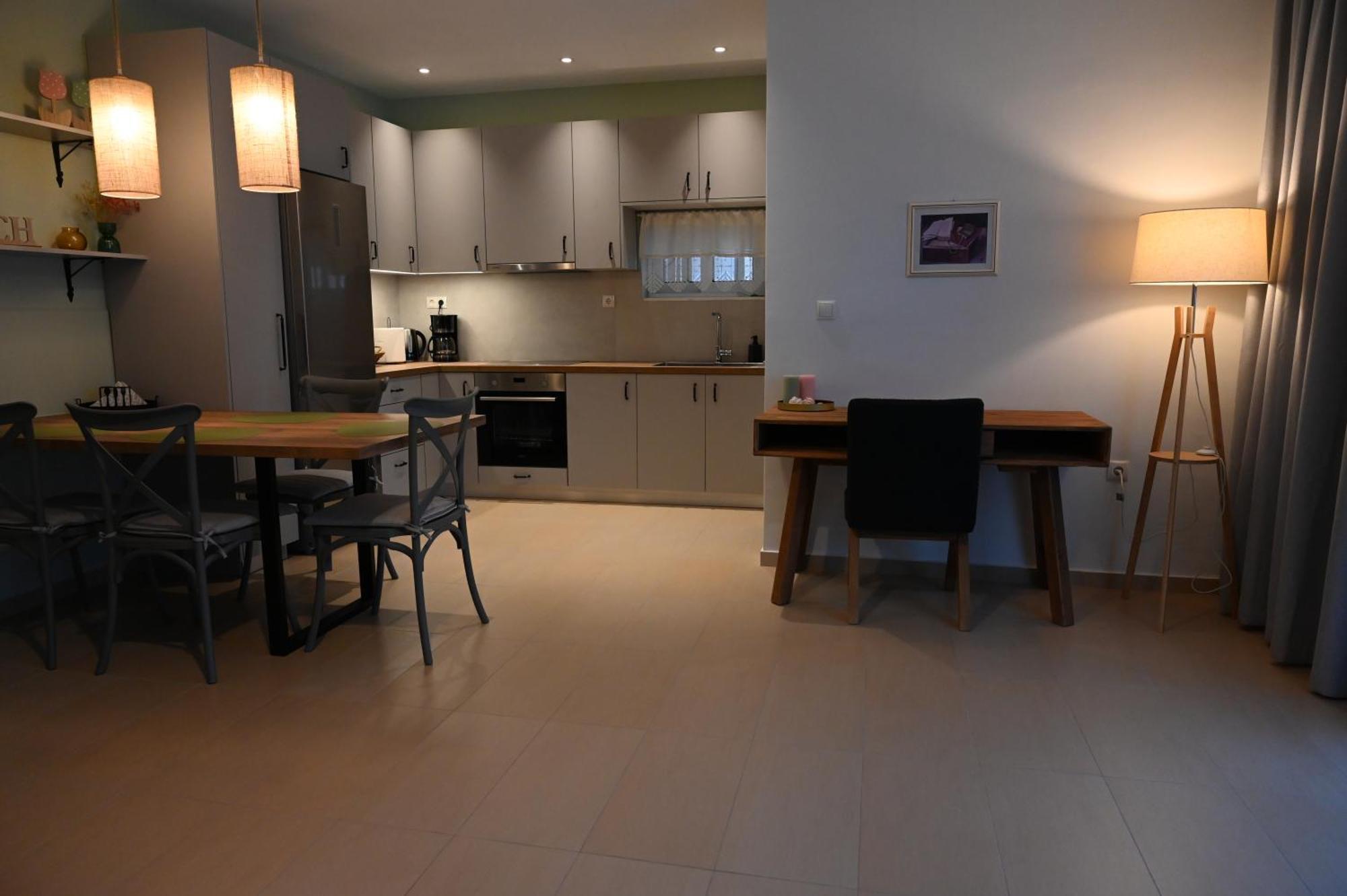 Evita'S Guesthouse Agia Marina Mikrolimanou Luaran gambar