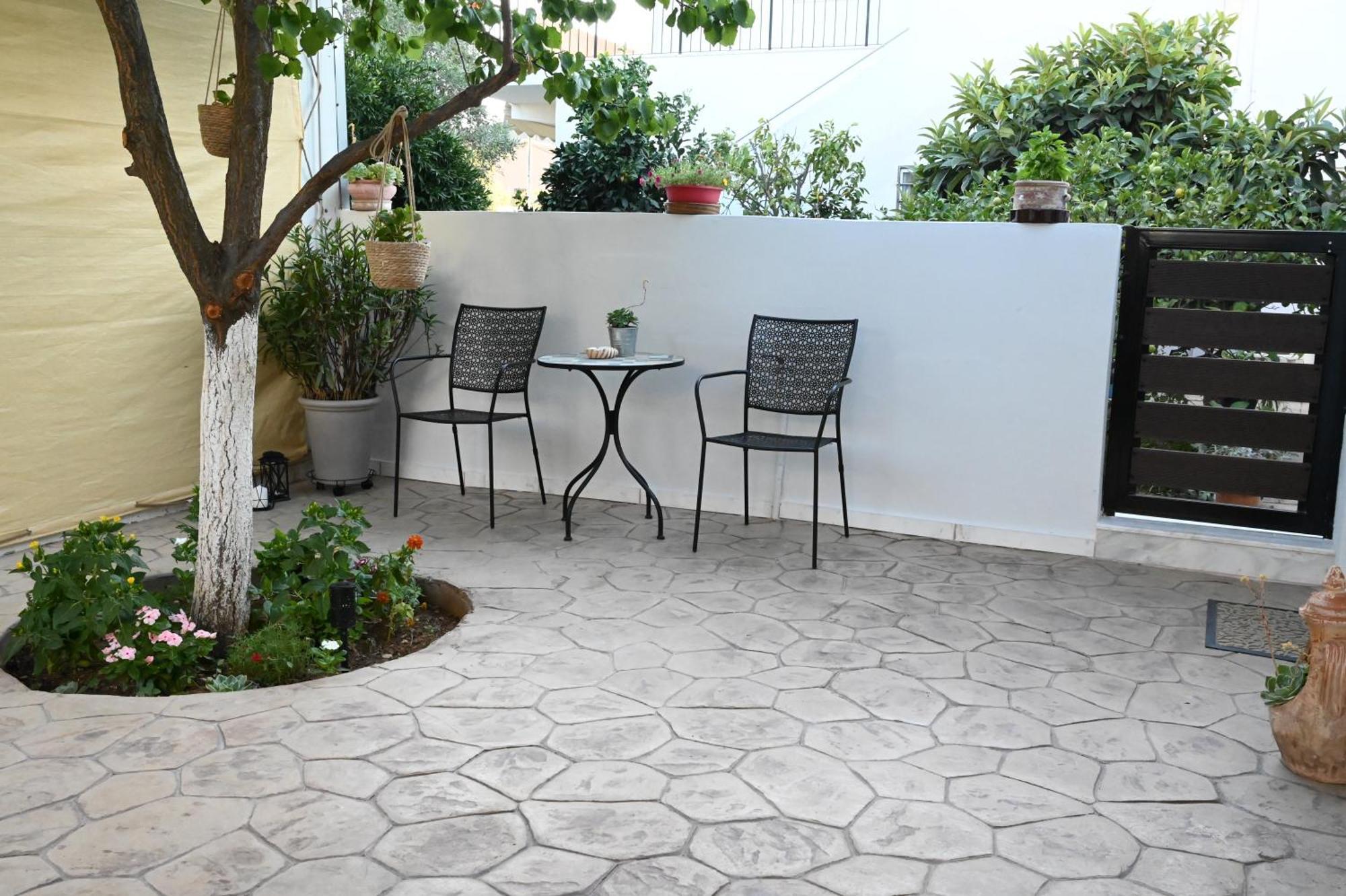 Evita'S Guesthouse Agia Marina Mikrolimanou Luaran gambar